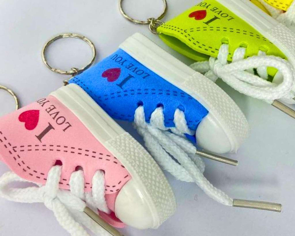 KEYCHAIN COLORED SNEAKER  I LOVE YOU – Set of  12