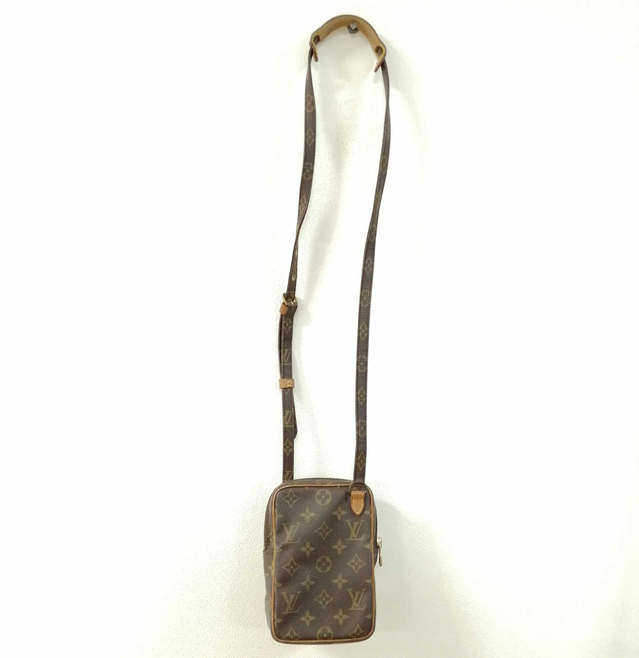 LOUIS VUITTON OLD MODEL AMAZON- Set of 12