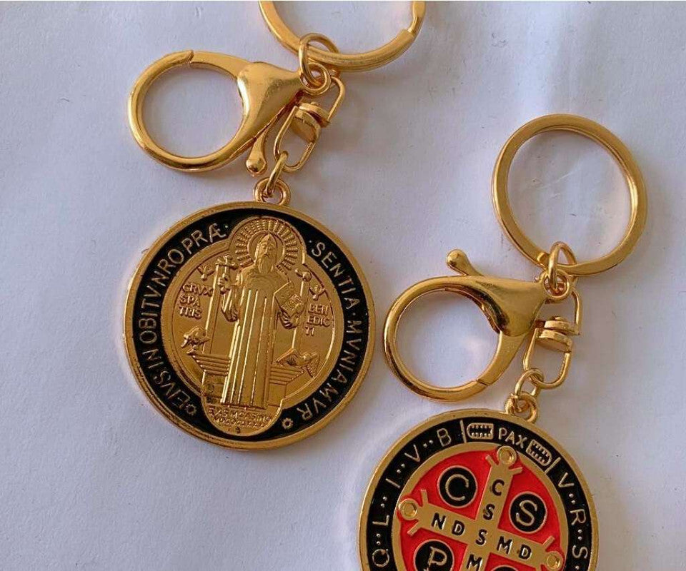 GOLDEN KEYCHAIN SAINT BENEDICT MEDAL- Set of 12